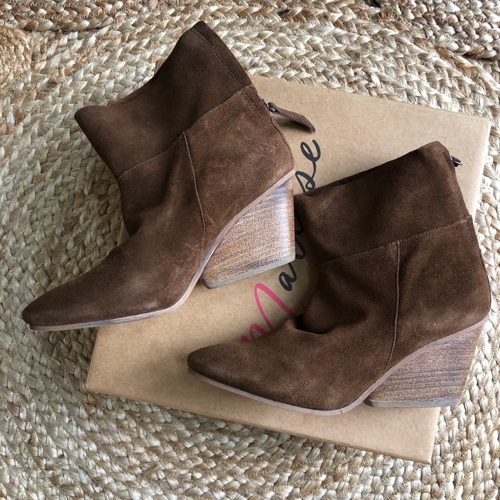 Matisse Womens East Bootie. Brown suede. Size 7